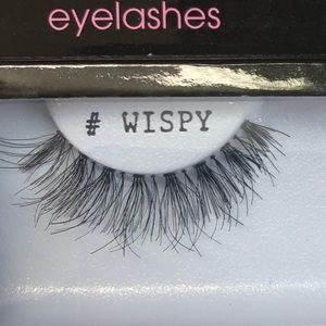 La Charme Eyelashes